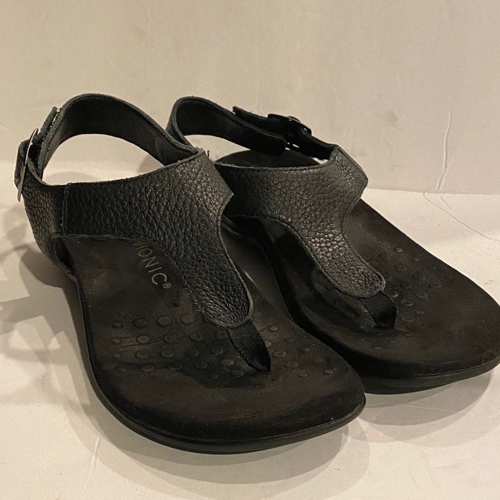 Vionic Black Leather T-Strap Sandals
